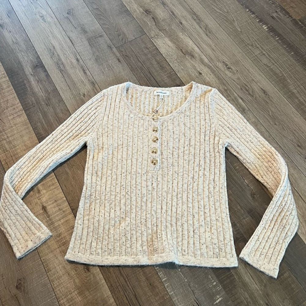 Heartloom Lilah Henley Sweater in
Oat Size Medium NWOT